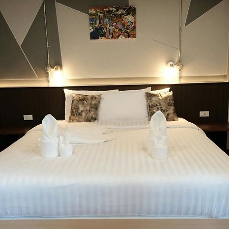 Room2U Hatjaj Kültér fotó